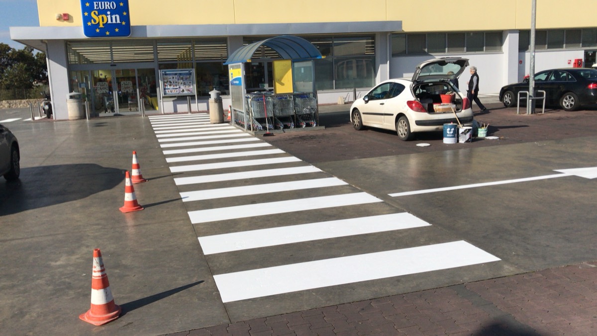 Segnaletica stradale parcheggi